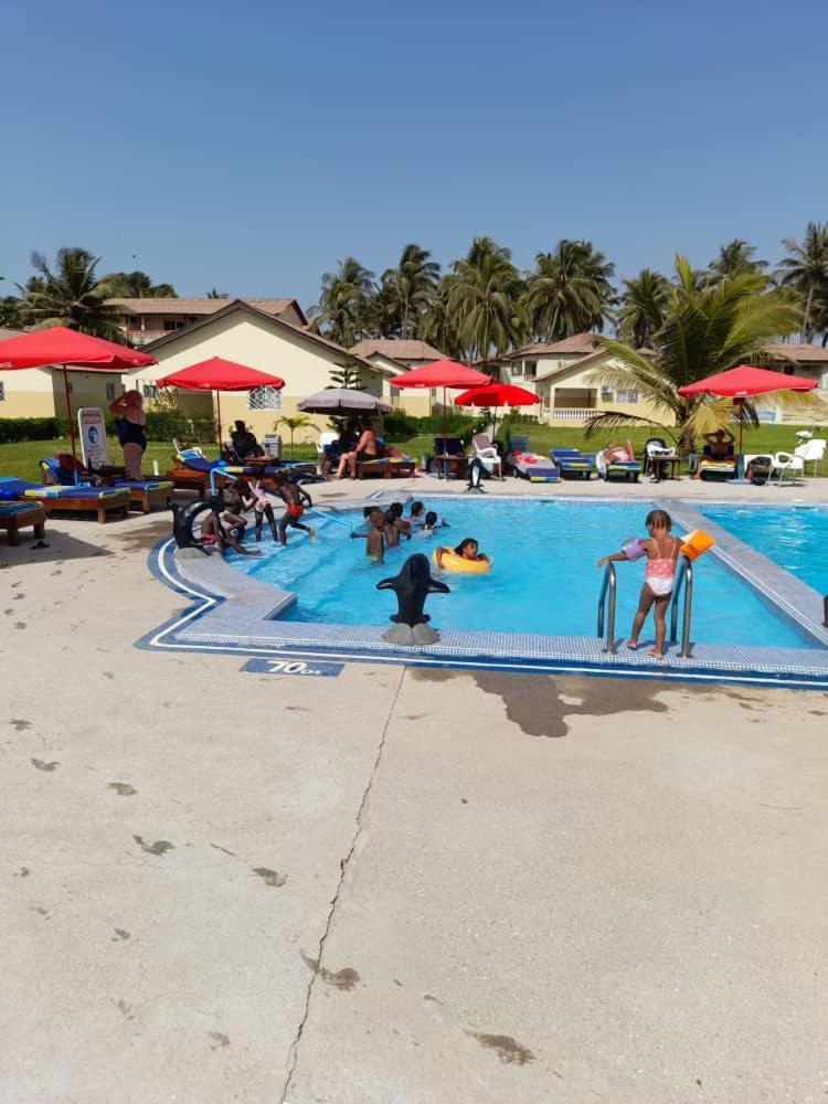 Kunta Kinteh Beach Complex Kotu Buitenkant foto