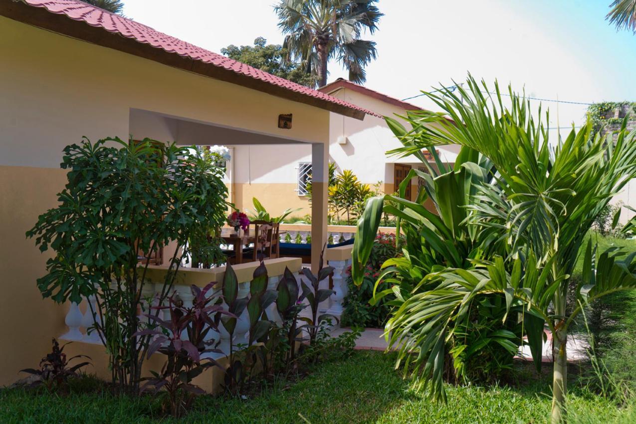 Kunta Kinteh Beach Complex Kotu Buitenkant foto